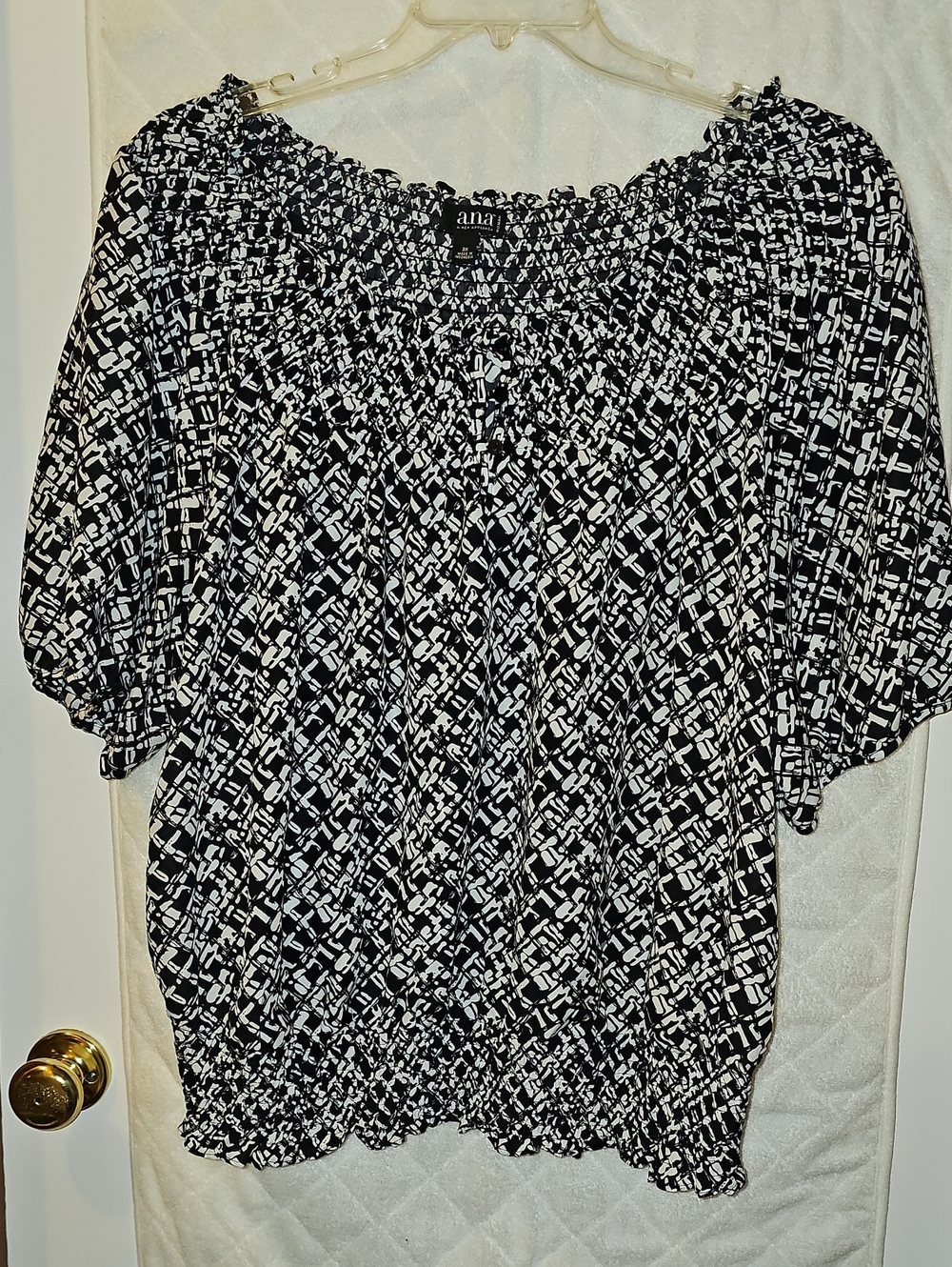 3X a.n.a Black & White Smocked Geometric Pattern Short Sleeve Blouse Top